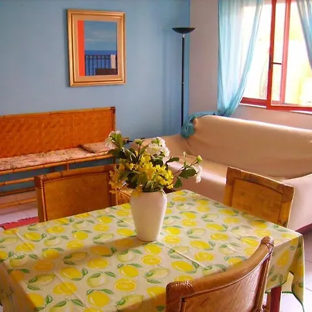 Casa Adele A Al Centro Del Paese ! Appartamento